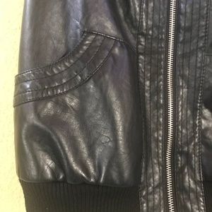 Full Tilt Jackets & Coats - Black Pleather Leopard Vest Full Tilt Jackets & Coats - Black Pleather Leopard Vest